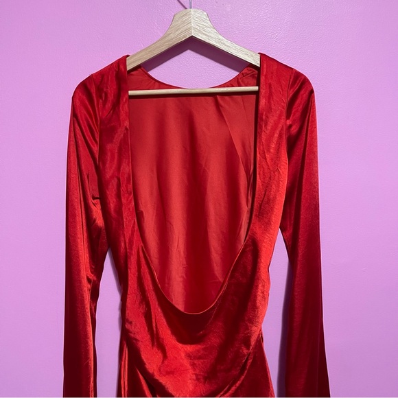 MESHKI Davina Red Satin Long Sleeve Open Back Mini Dress Small NWT - Picture 13 of 15